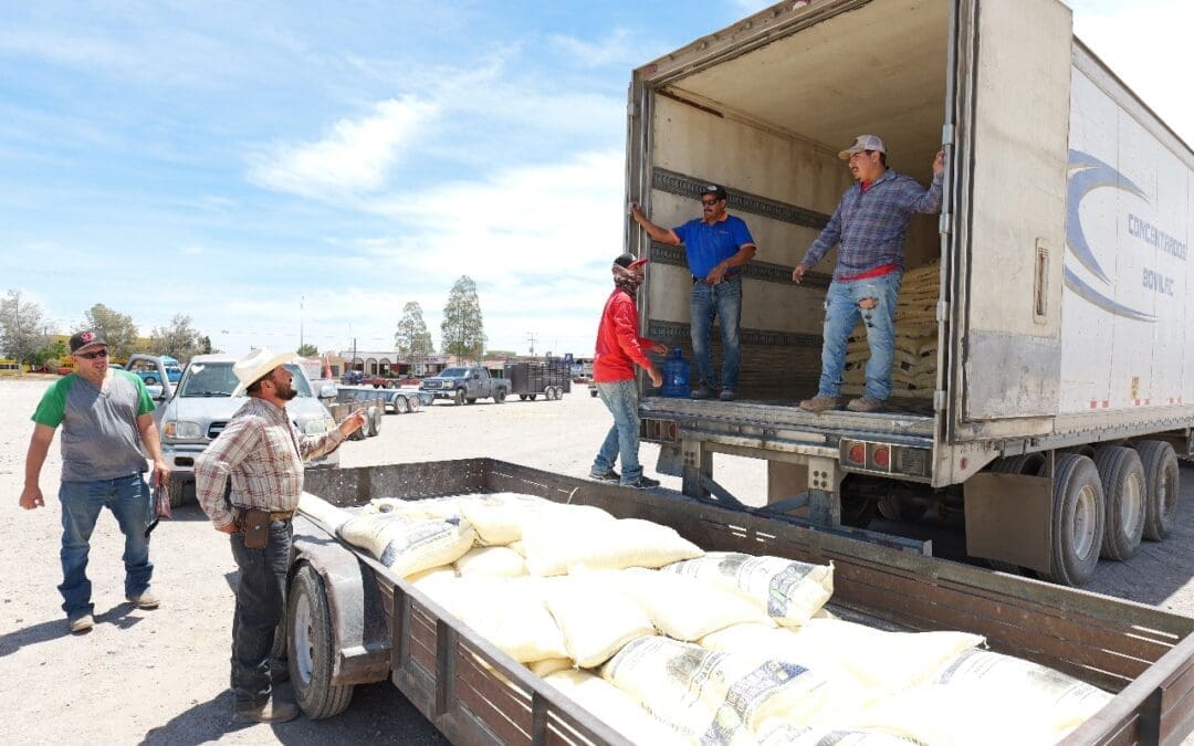 Arturo Zubia acompaña a la entrega de apoyos estatales para el campo