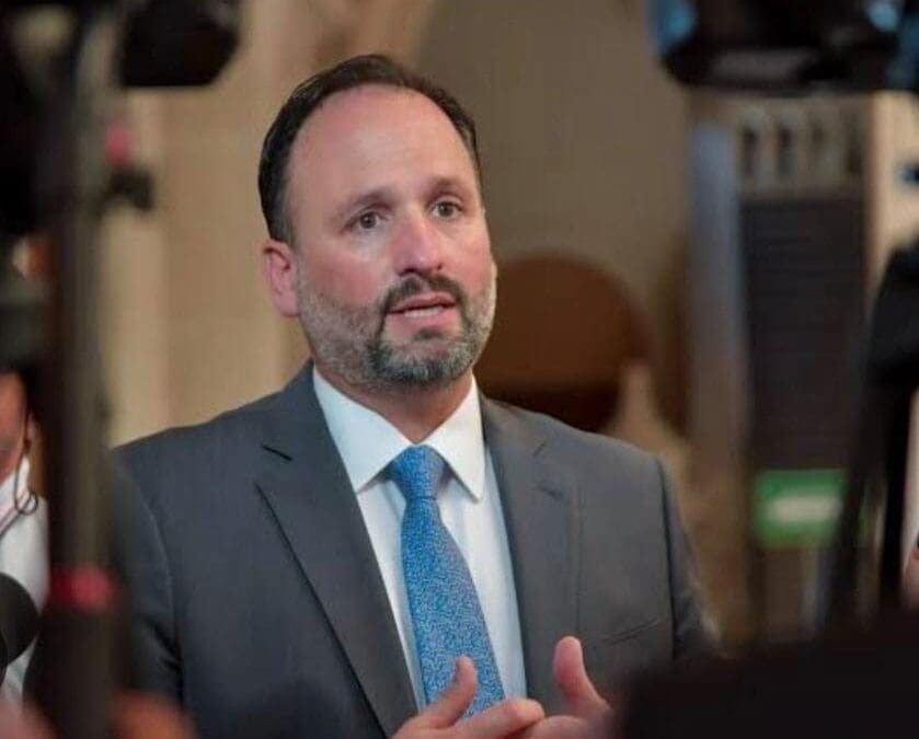 Si hay que reclamarle a alguien, si se colaron personas indeseables en el poder judicial es a Morena