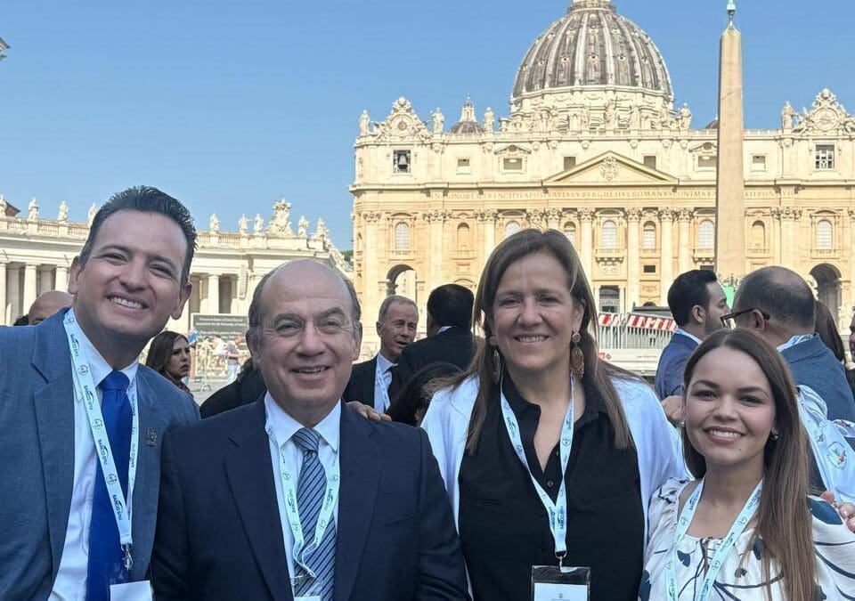 Marco Bonilla asiste a el Vaticano a audiencia con León XIV