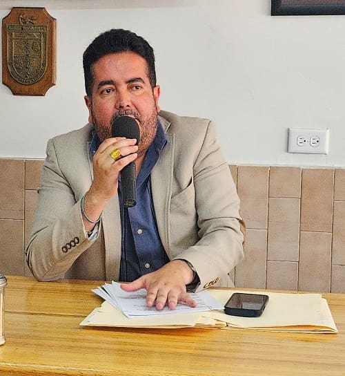 Denuncian a hijo de Humberto Manjarrez