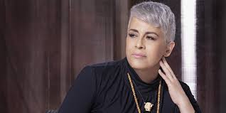 Internan a Eugenia León para cirugía de columna