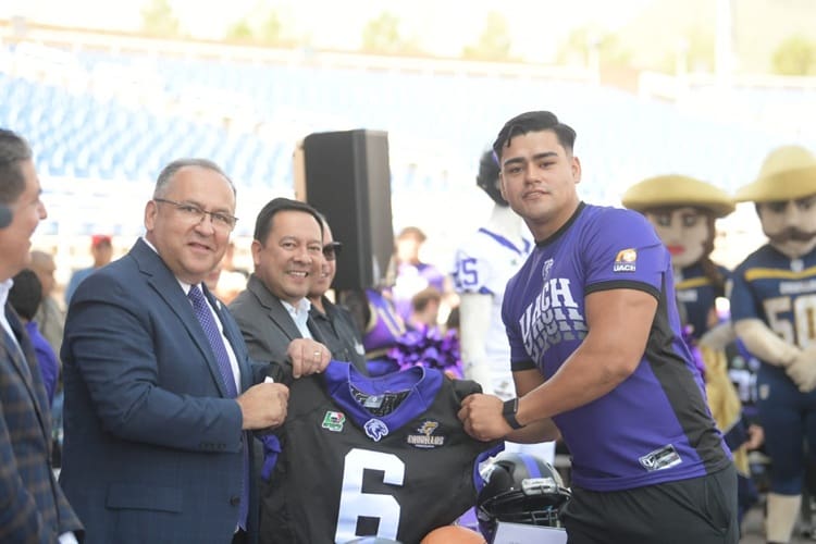 Estrena nuevo plumaje las Aguilas de la UACH