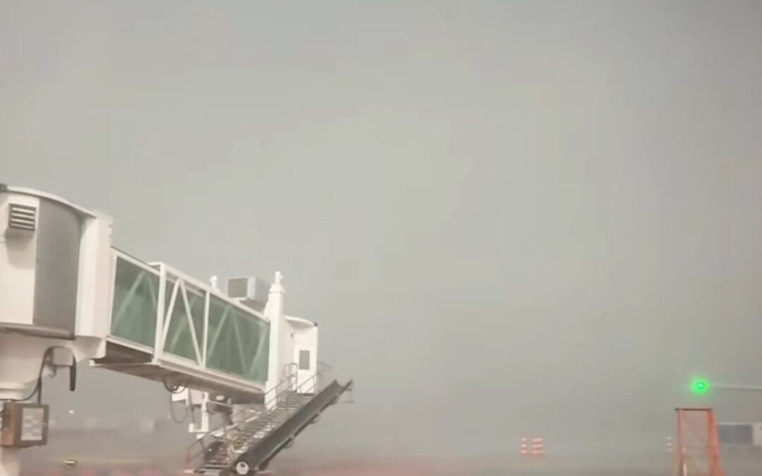Reabren Aeropuerto de la Ciudad de México tras colapso por lluvias
