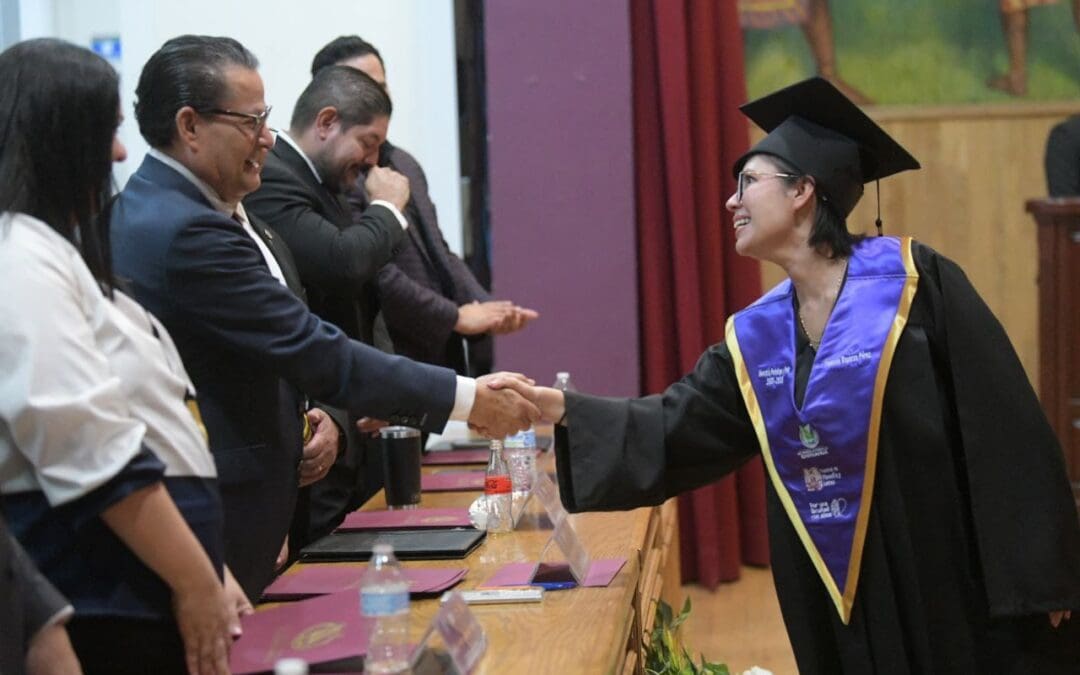 Egresa la Generación 2025-B de la Facultad de Filosofía y Letras de la UACH