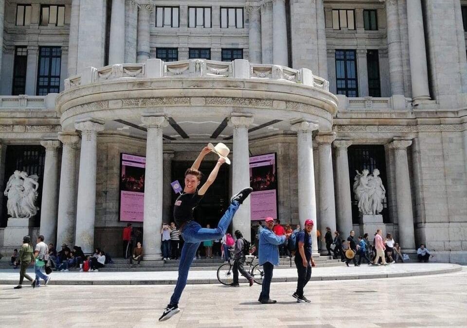 Alumno de la UACH destaca por su participación en Bellas Artes