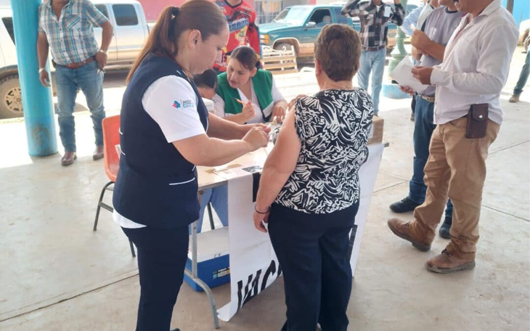 Estado vacuna a 5 municipios más en la Sierra Tarahumara 