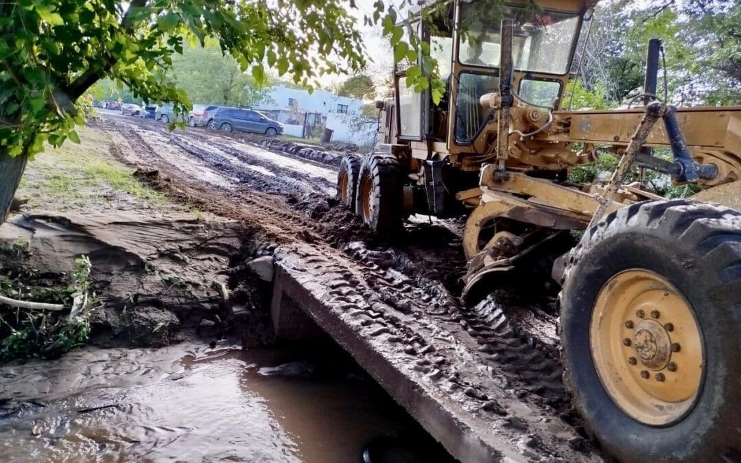 Atienden con maquinaria a Casas Grandes tras incidentes por lluvias
