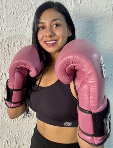 La “Morena” Alejandra Loya peleara en la funcion de box internacional de la WCF