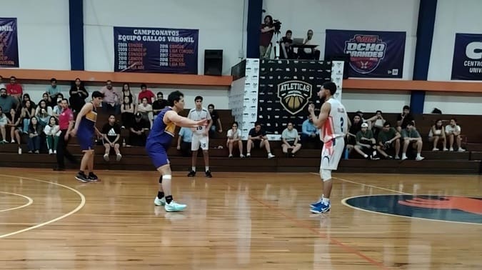 Abre Dorados UACh con descalabro ante los Gallos CEU
