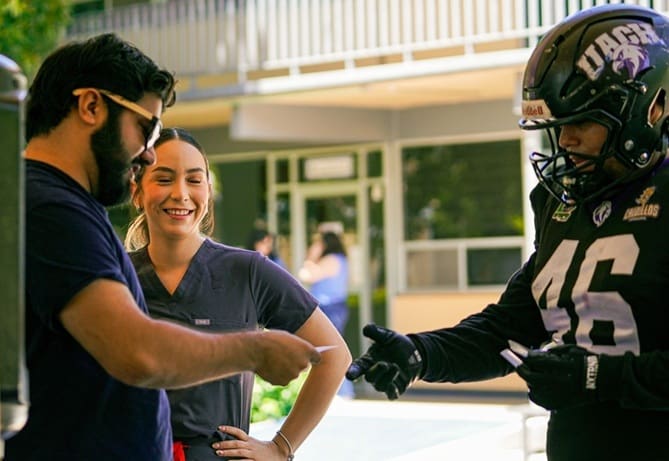 Visitan las Águilas a la comunidad estudiantil de la UACh