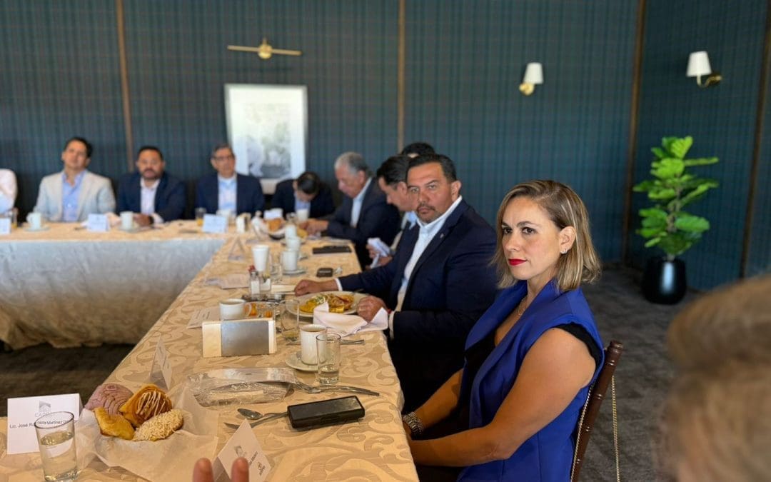 Cruz Pérez Cuéllar se reune con desarrolladores de vivienda