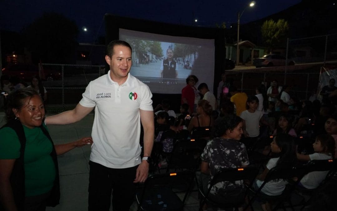 Lleva José Luis Villalobos cine a colonias del sur