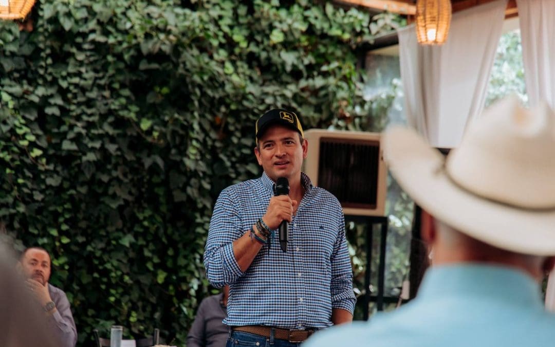 Bonilla llama a ganaderos y agricultores de Cuauhtémoc a enfrentar retos