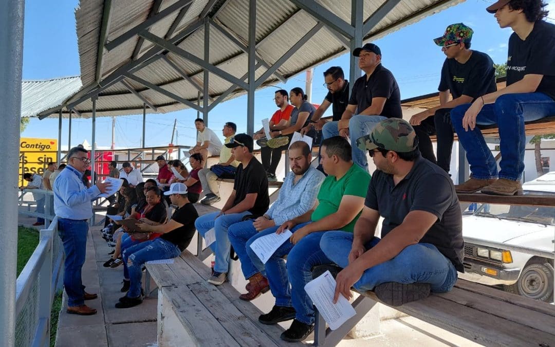 Capacita Coespris a locatarios de ExpoGan en manejo seguro de alimentos
