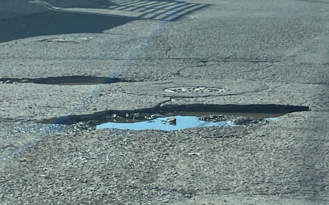 [Reporte Ciudadano] Vecinos denuncian baches en Villas del Real