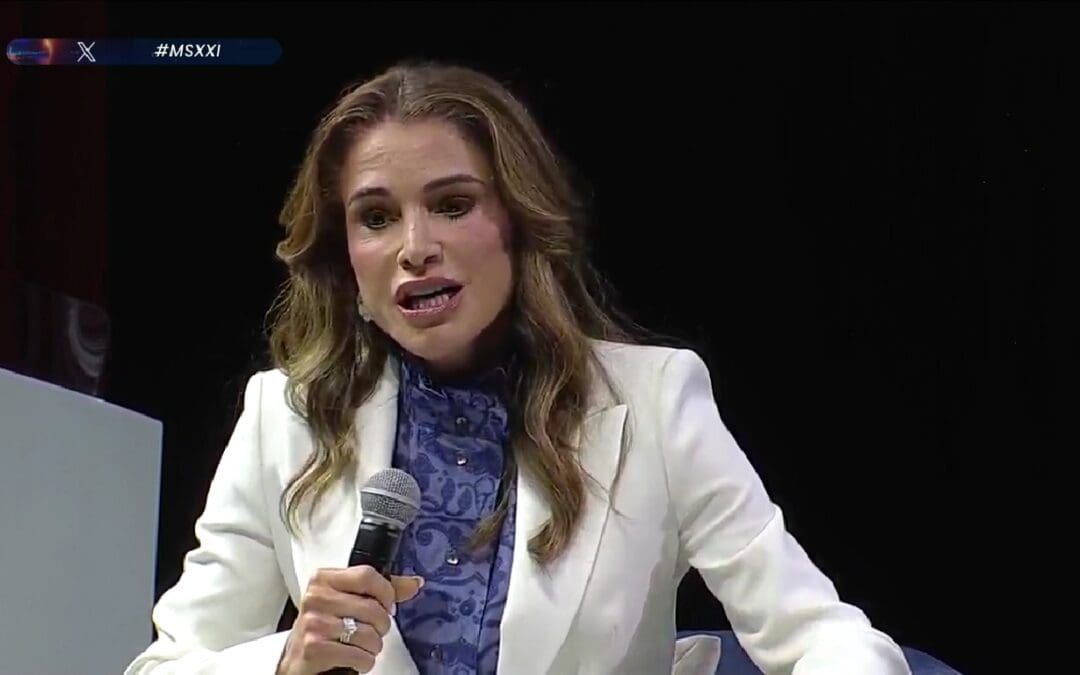 Comparte Reina de Jordania su visión del conflicto en Gaza durante «México Siglo XXI»