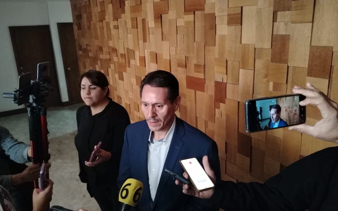 Estima Hacienda llegada de nuevas placas metálicas en 10 días