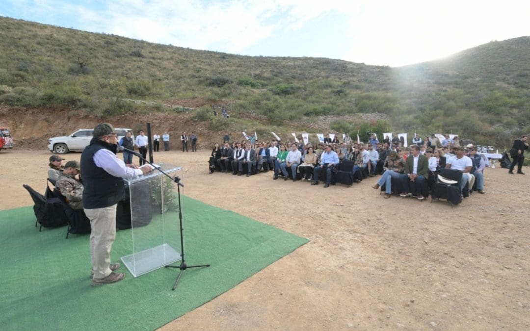 Luis Rivera ofrece su informe itinerante en Santa Eulalia