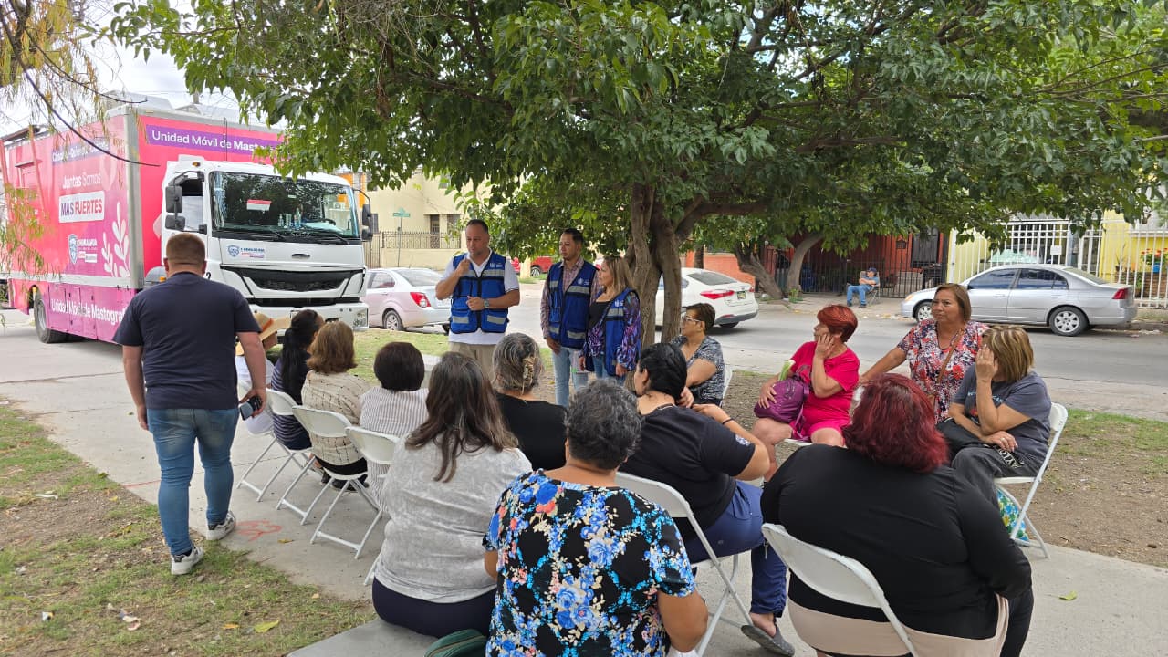 Abuelitas se realizan prueba de mastografía gratis en la colonia Mármol