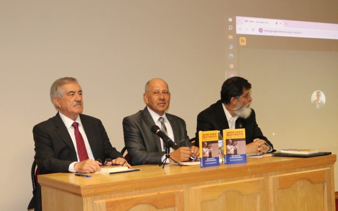 Presentan el libro «Javier Darío Restrepo, el faro de la ética: Guía para ser un buen periodista