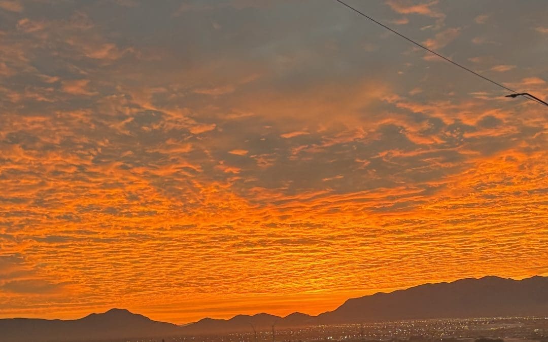 Amanecer de fuego en Chihuahua: postales que marcan el inicio de una jornada cálida y despejada