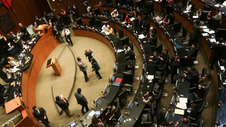 Consuma el Senado reforma a la Ley de Amparo