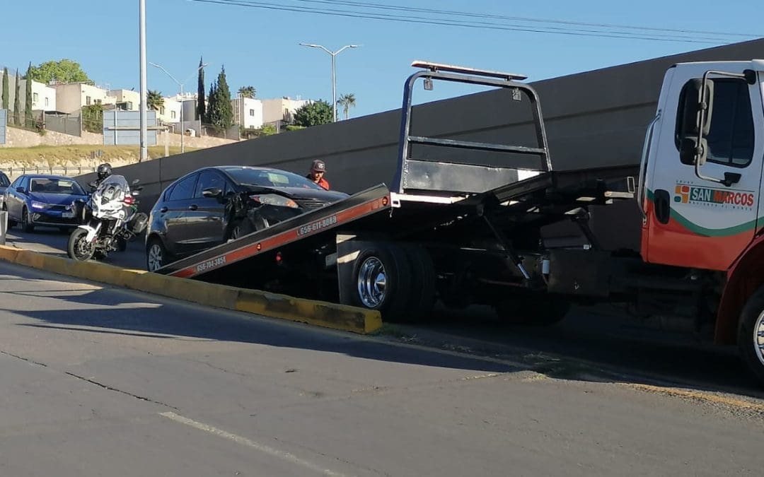 Accidente provoca saturación vial en Periférico de la Juventud