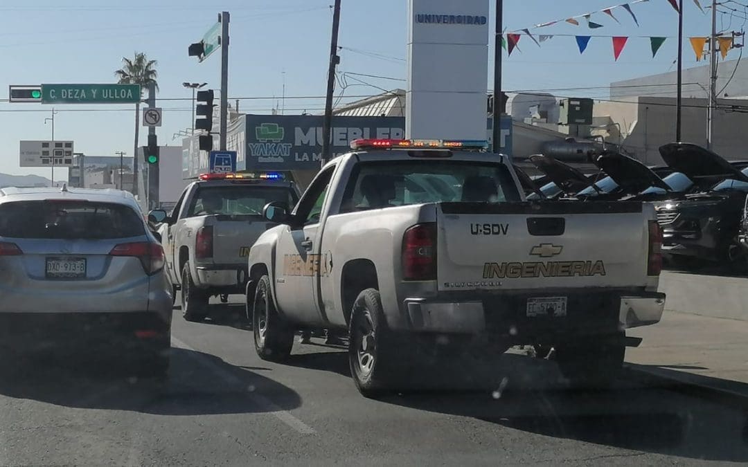 Crecen las quejas por fallas en semáforos y ahora se descompone camioneta de Ingeniería Vial