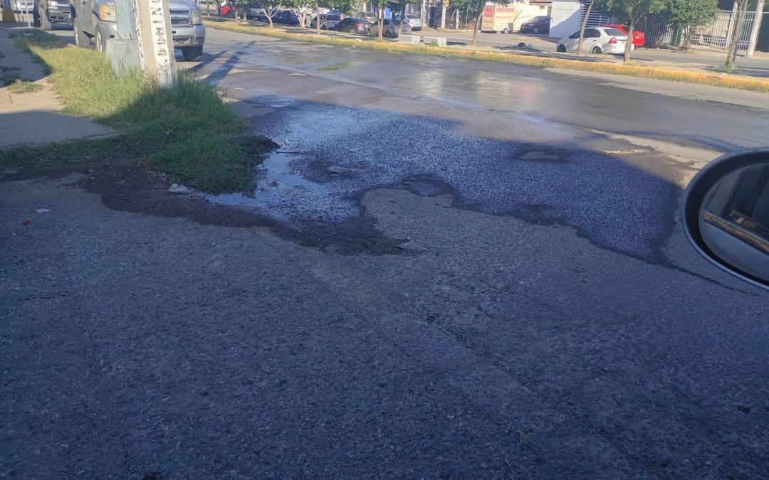 [Reporte Ciudadano] Vecinos denuncian fuga de agua en la colonia Mármol III