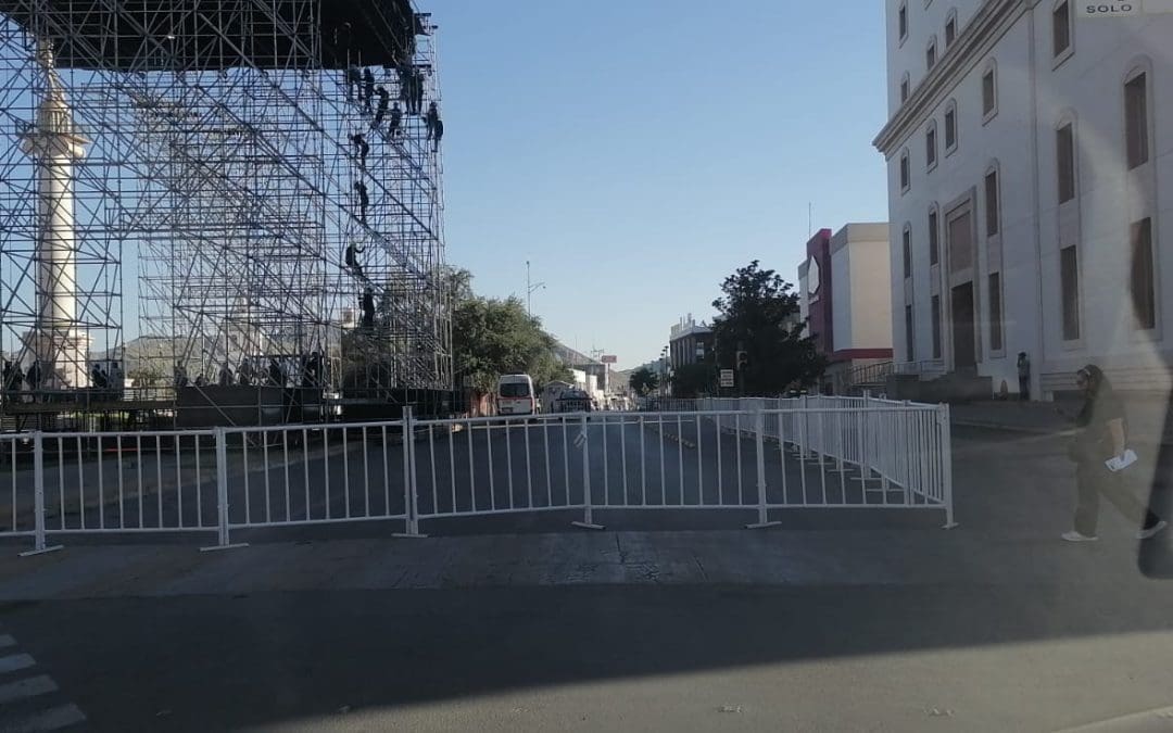 Polémica por vallas en la Plaza del Ángel previo al concierto de Alejandro Sanz