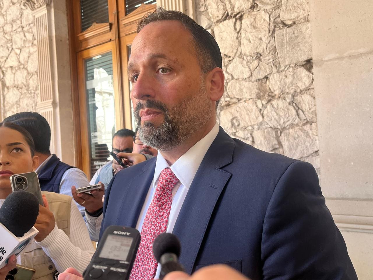 “Lo escribió desde un campo de golf”: De la Peña por críticas de exgobernador
