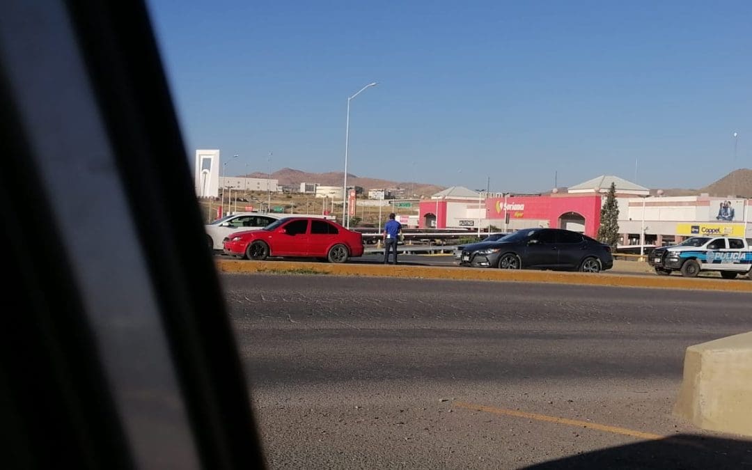 Choque provoca caos vehicular en la avenida Colón y puente de la Homero
