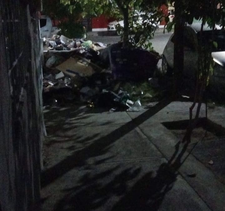 Vecinos denuncian basurero clandestino