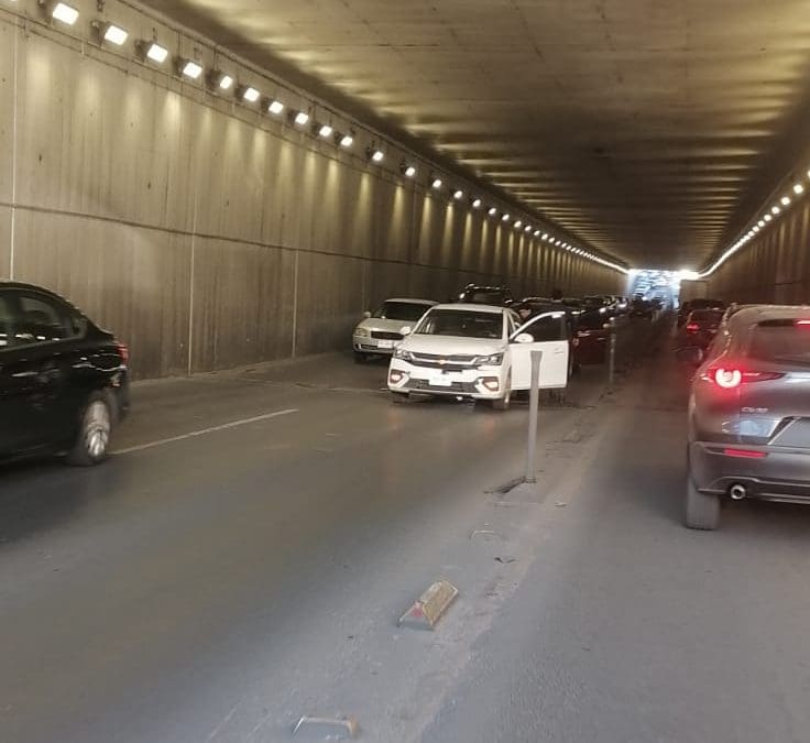 Choque provoca congestionamiento vial en La Cantera