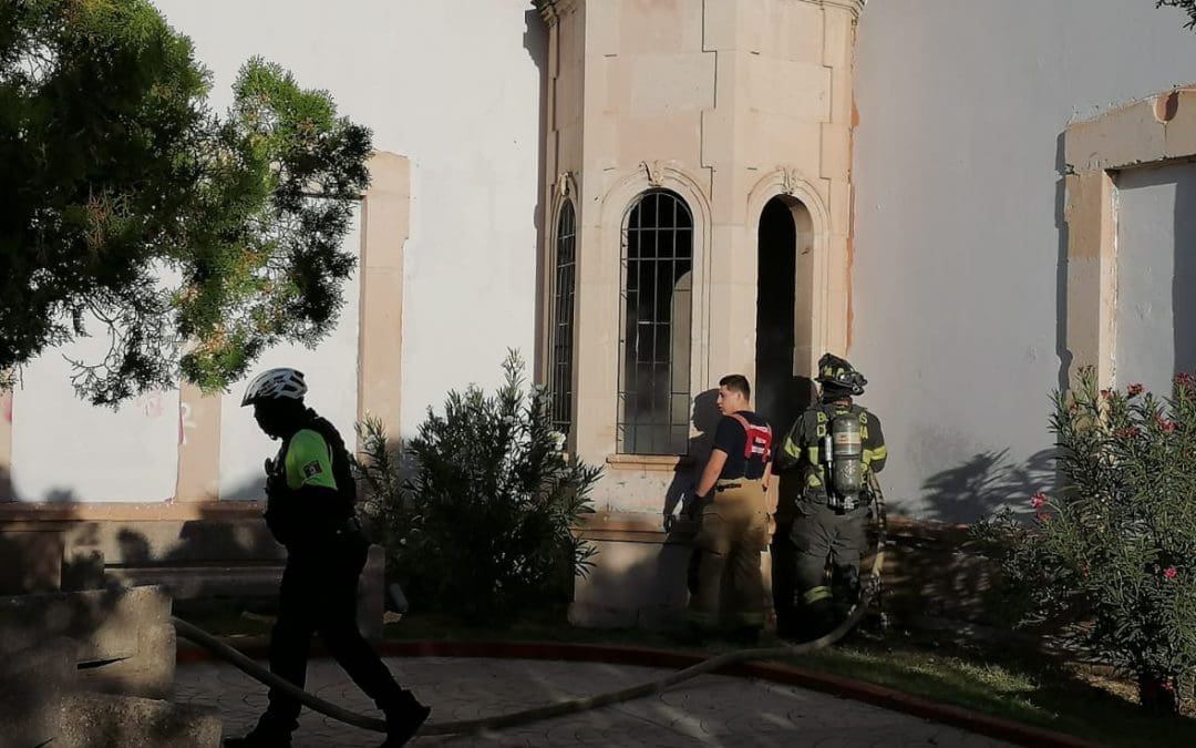 Bomberos controlan incendio en caseta junto a la Quinta Gameros