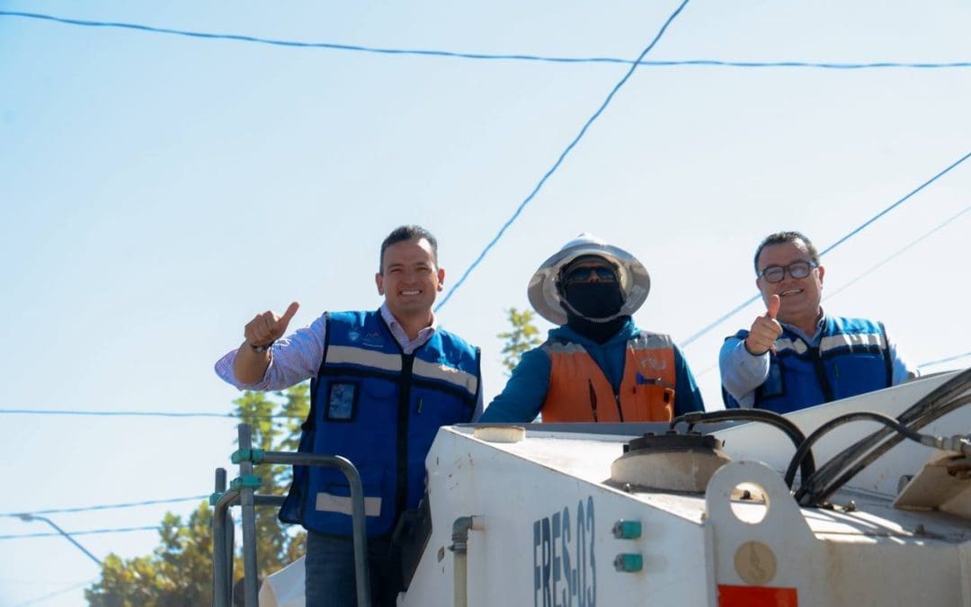 Supervisan avances en recarpeteo de la avenida Miguel Barragán