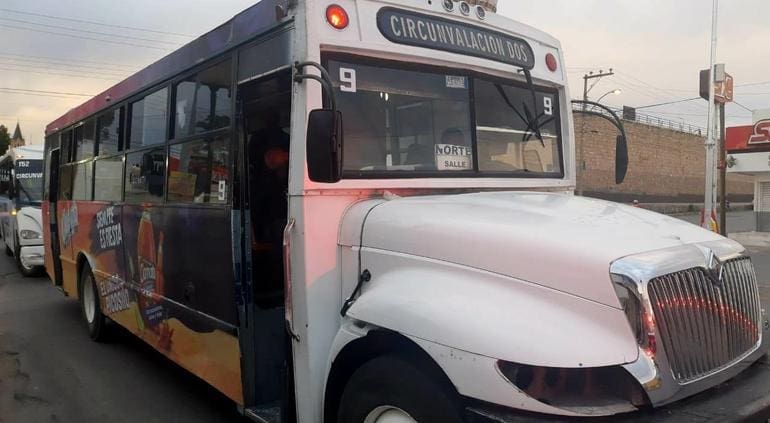 Reconoce “Güero” Lozoya fallas en el horario de rutas alimentadoras; sugiere sanciones