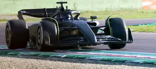 Checo Pérez se hizo notar en Imola con su nueva escudería