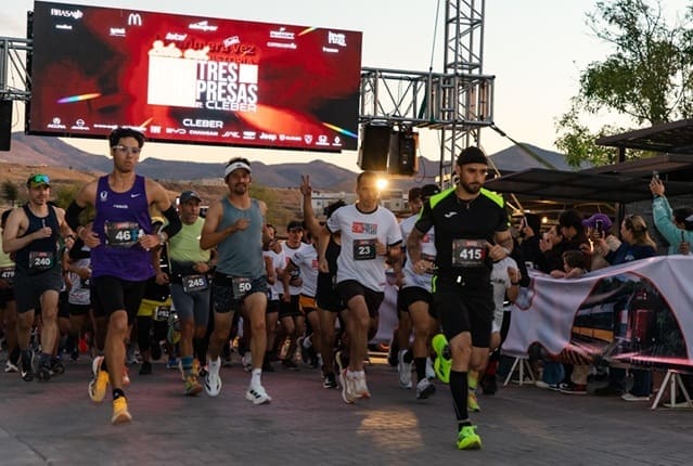 Noche brillante en el medio maratón 21K Tres Presas by Cleber