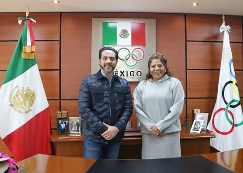 Juan Abdo se reúne con presidenta Mary Jose Alcalá del COM