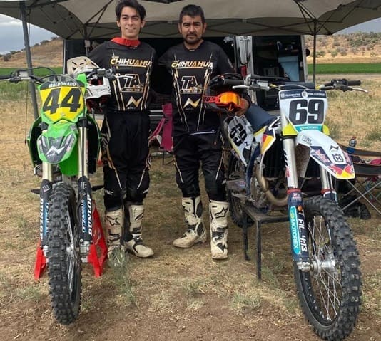 Pilotos chihuahuenses superan la bandera de cuadros en el motocross en Nuevo México