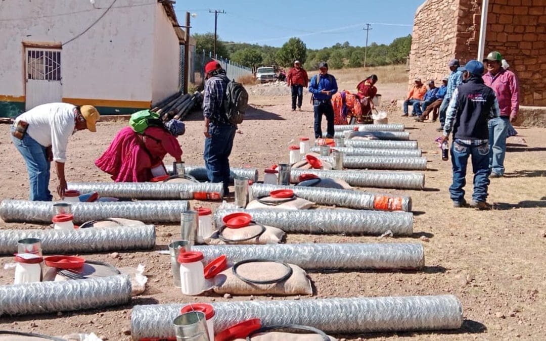 Entrega Estado apoyos alimentarios y herramientas a comunidades de Carichí