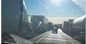 Bloqueos en la carretera a Delicias; fila de camiones ya llega hasta Bachimba