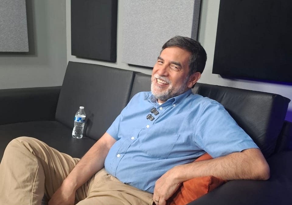 Generar empatía con la gente y aceptación por parte de los elementos de vialidad, es parte del talento que posee César Komaba