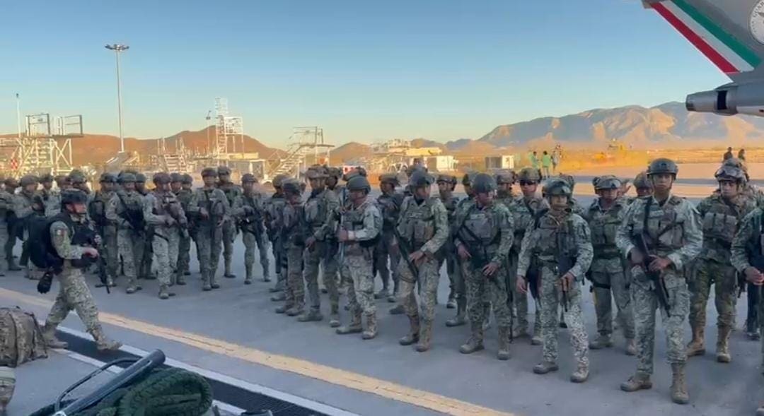 Llegan 100 elementos militares a la capital