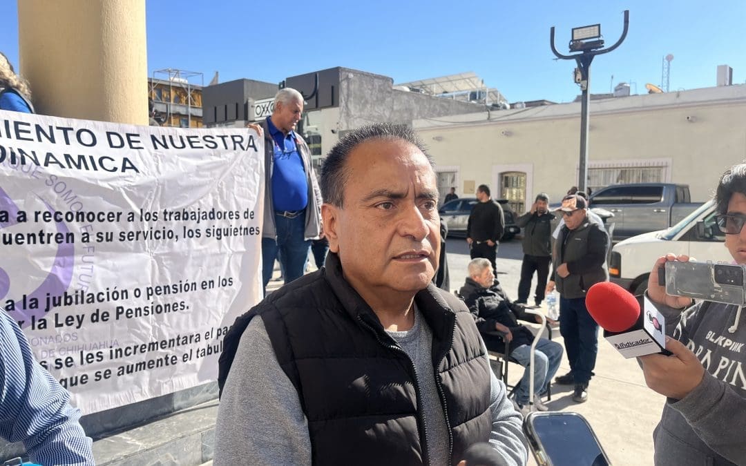 Exigen jubilados de la UACH cumplimiento de pensión dinámica