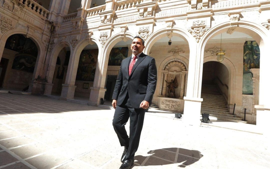 Cruz Pérez Cuéllar enciende el debate político con una foto y una frase rumbo al 2027