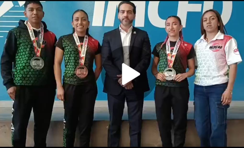 Director del IMCFD recibe a campeones de King Boxing