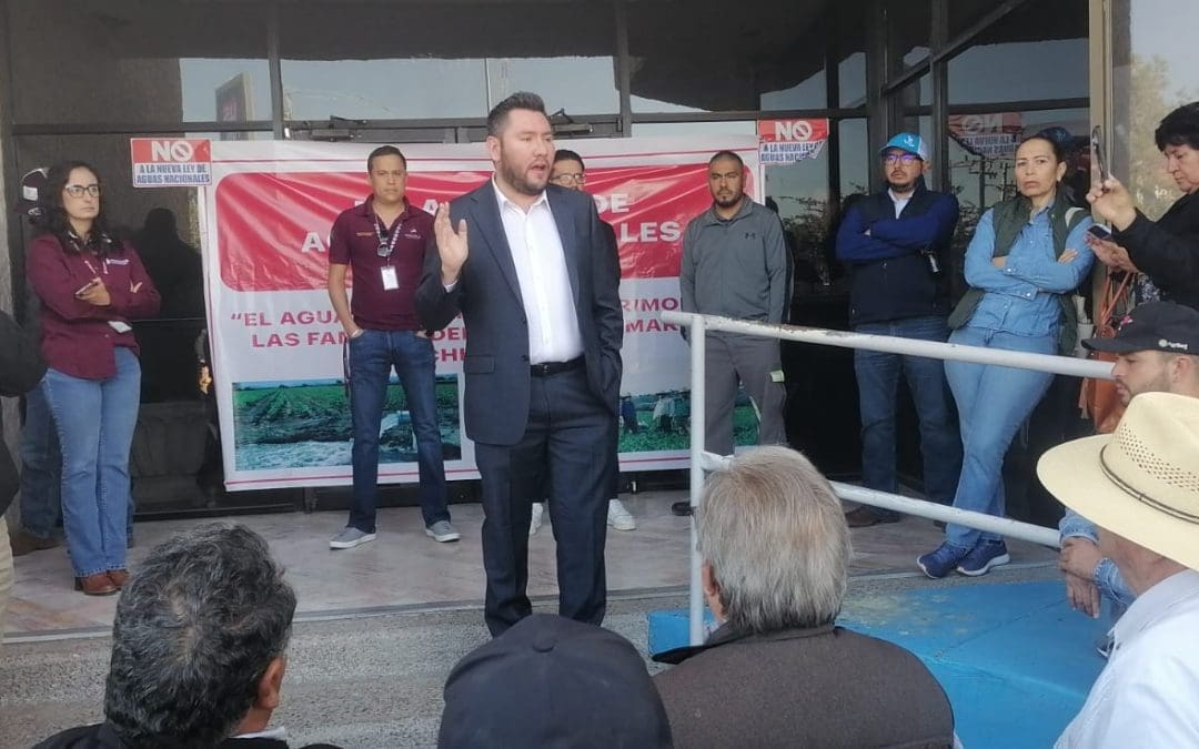 Productores agrícolas protestan en oficinas de Conagua