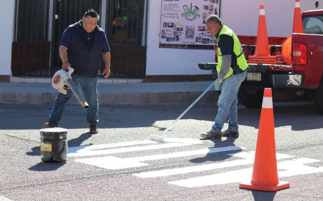 Aplican más de 4 mil 550 metros cuadrados de pintura vial en Chihuahua